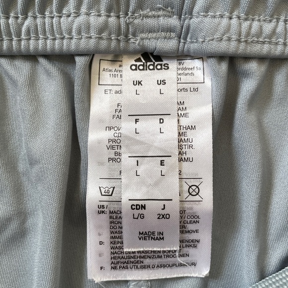 Men’s Adidas shorts - Picture 2 of 3